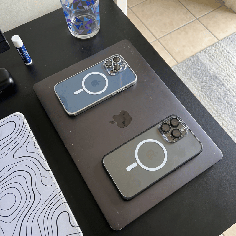 Metallic Transparent Case™ – Coque Magnétique Métal pour iPhone
