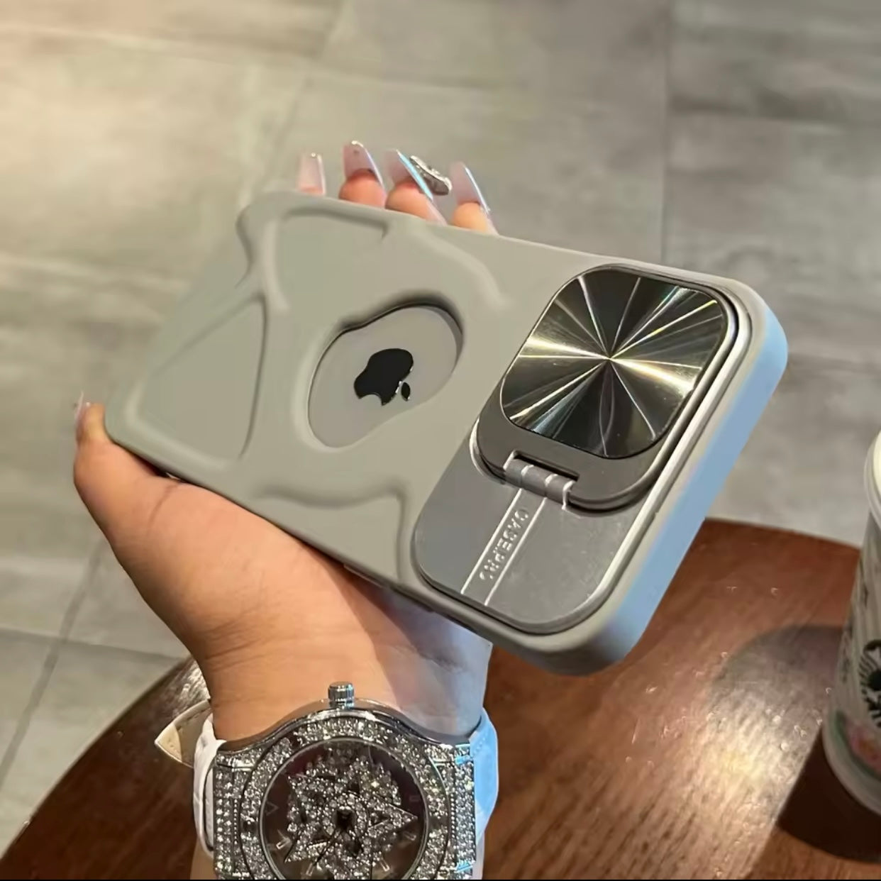 Coque Magsafe avec Support avec Logo Visible